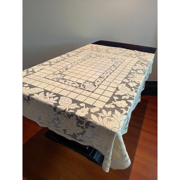 Vintage Ecru / tan lace 70x58 Tablecloth MCM Rectangle - Picture 1 of 10
